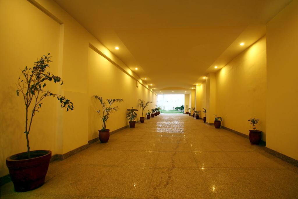 Continent Nakodar Hotel & Resorts Экстерьер фото
