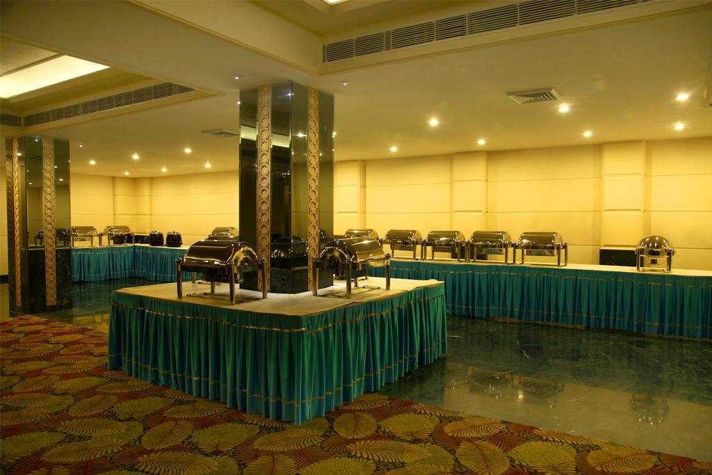 Continent Nakodar Hotel & Resorts Экстерьер фото