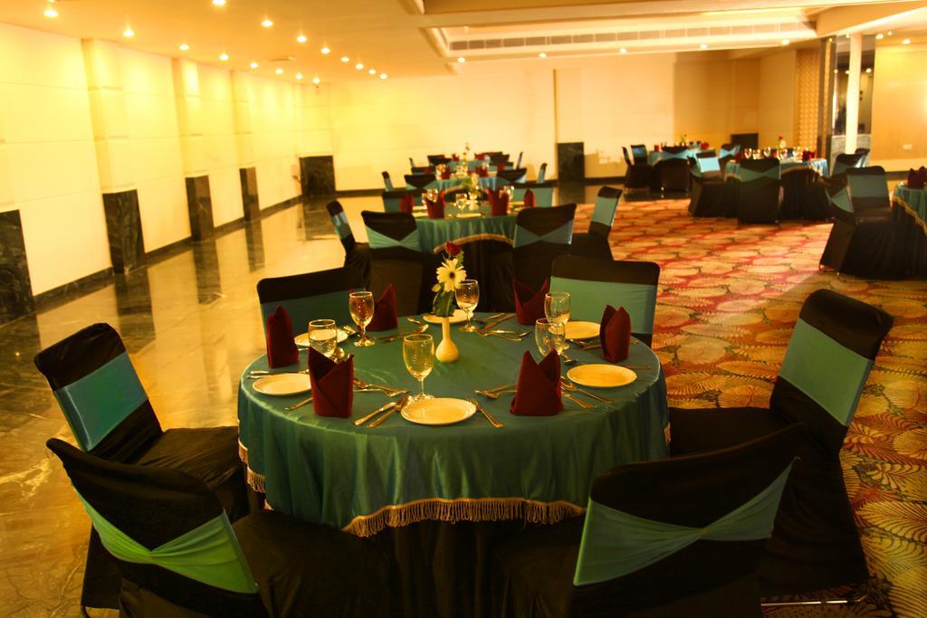 Continent Nakodar Hotel & Resorts Экстерьер фото