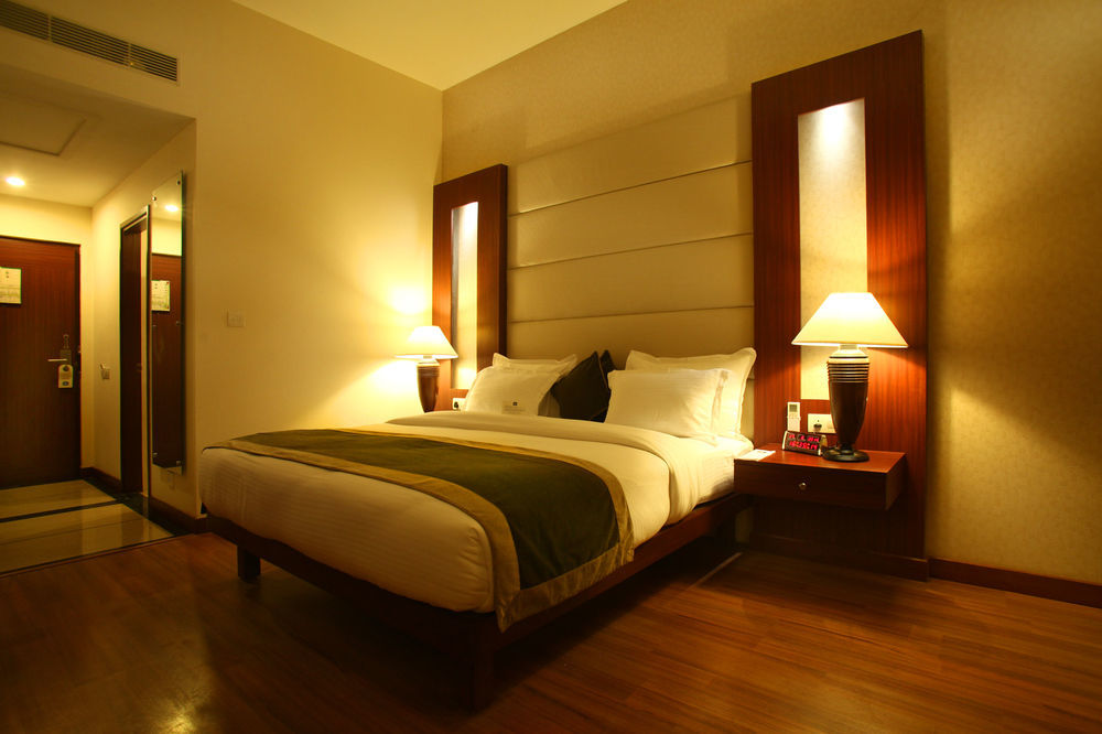 Continent Nakodar Hotel & Resorts Экстерьер фото