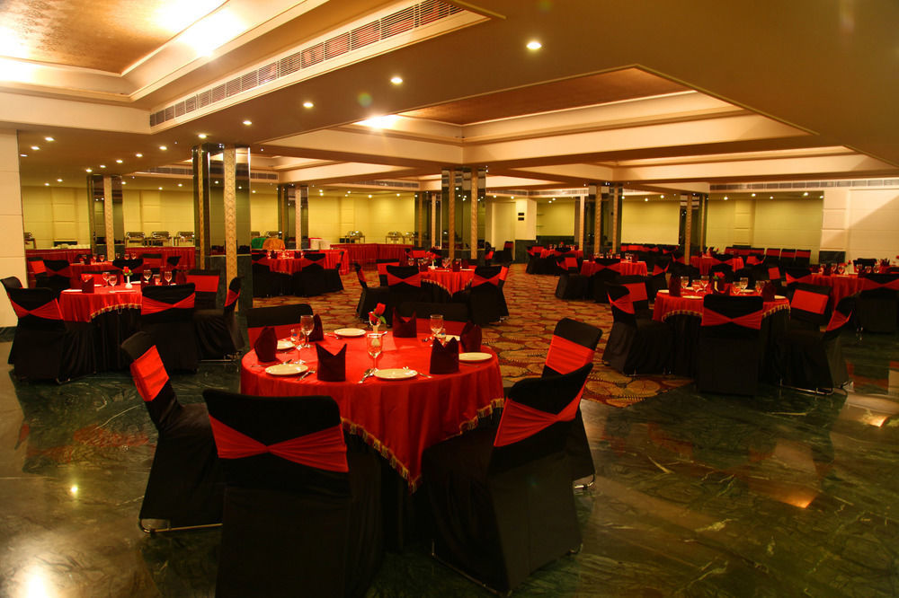 Continent Nakodar Hotel & Resorts Экстерьер фото