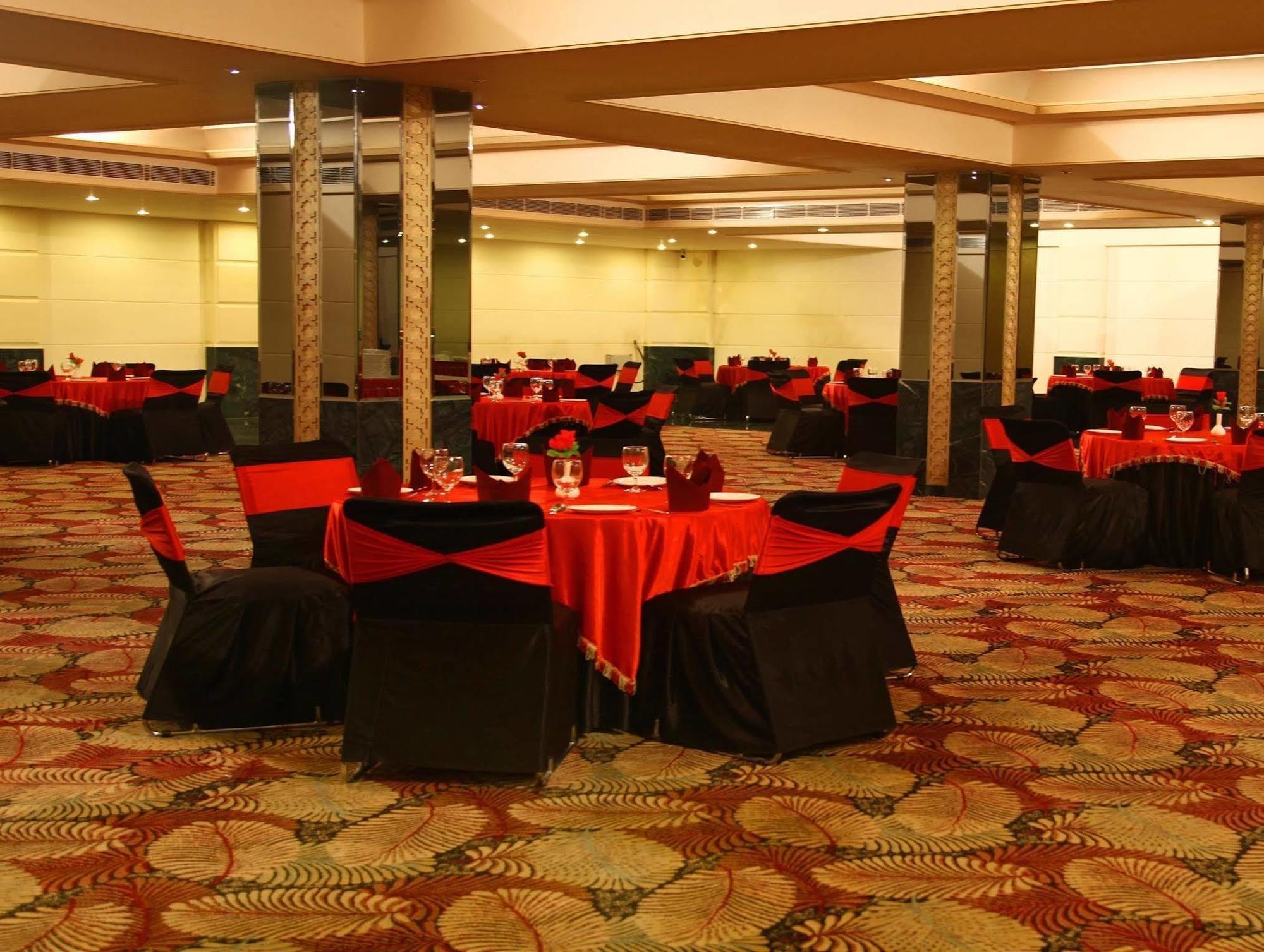 Continent Nakodar Hotel & Resorts Экстерьер фото