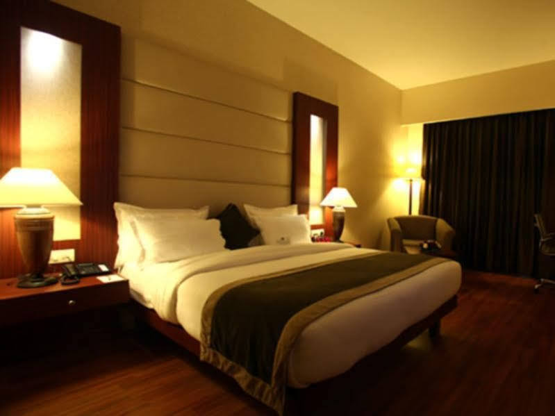 Continent Nakodar Hotel & Resorts Экстерьер фото